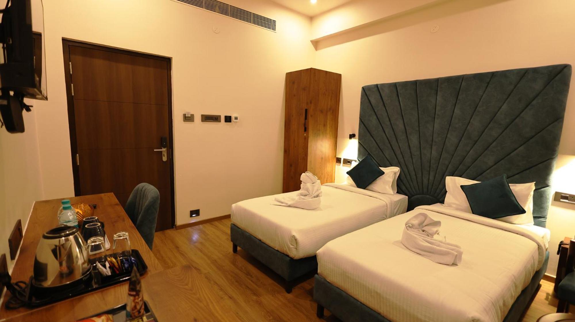 Hotel Elpaso Salem Luaran gambar