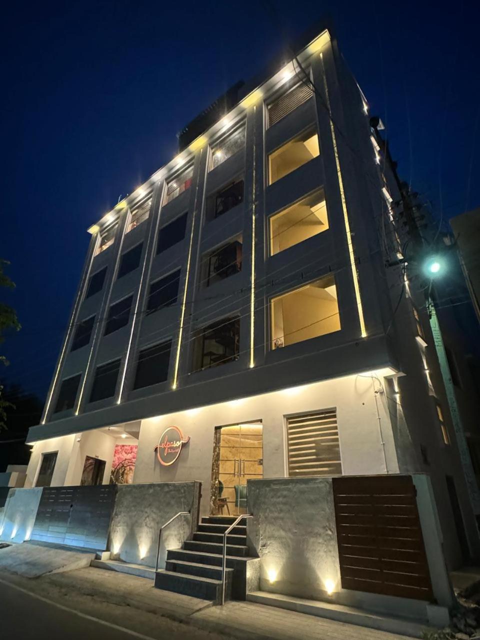 Hotel Elpaso Salem Luaran gambar