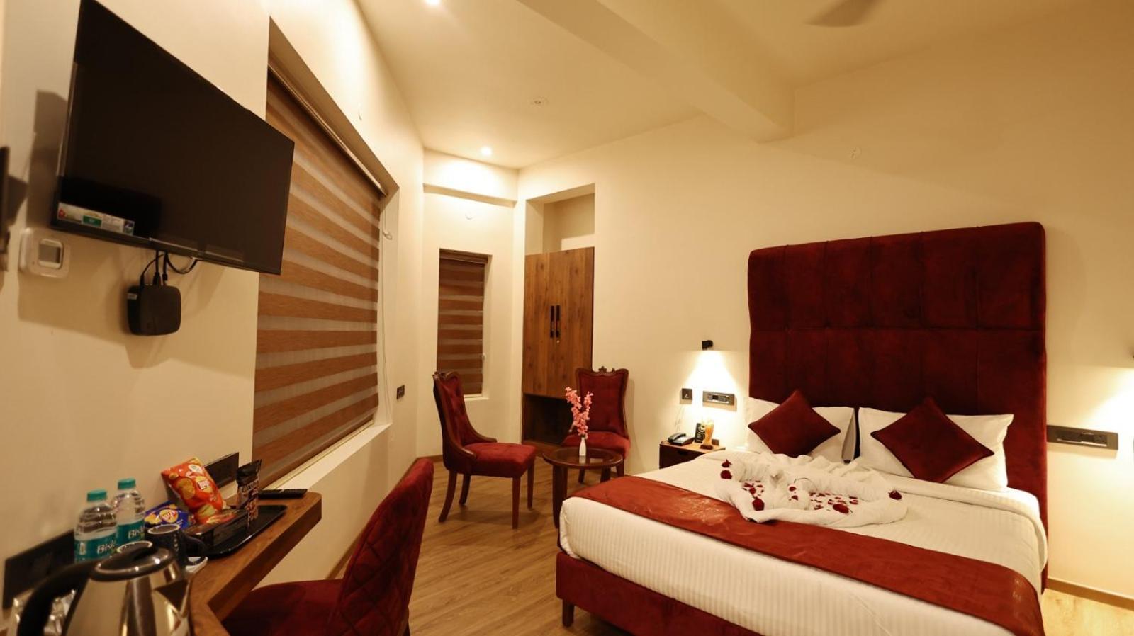 Hotel Elpaso Salem Luaran gambar